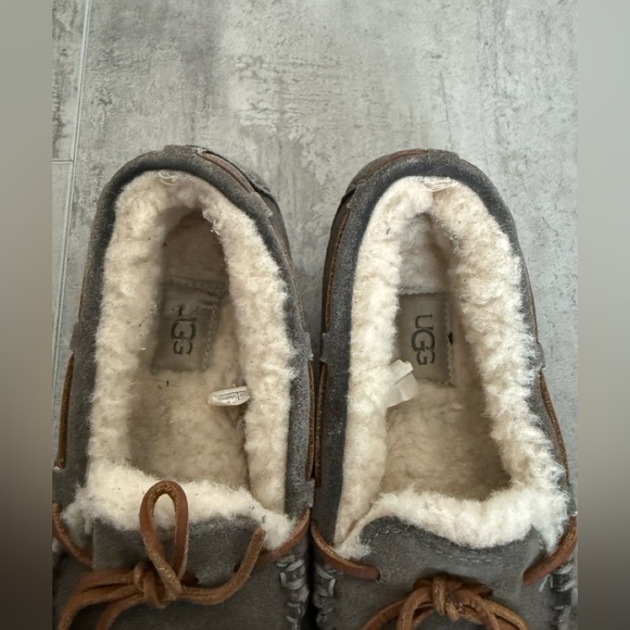 UGG Dakota Shearling Wool Moccasin Slippers Cozy Gray Size 8 - Picture 4 of 11